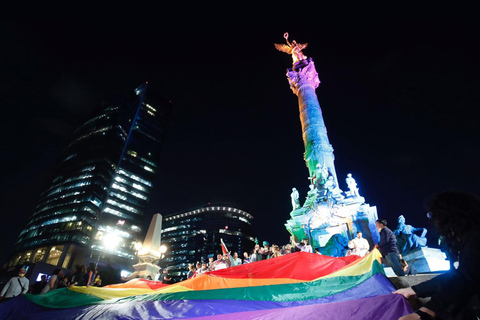 Ciudad de México: El Lado Gay de la Historia IV; Zona Rosa Gay Bar Hop