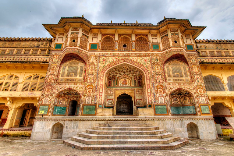 Jaipur: een grote erfgoedtour op dezelfde dag - Heritage Rajasthantour met lunch, monumententicket, alleen auto- en lokale gids.