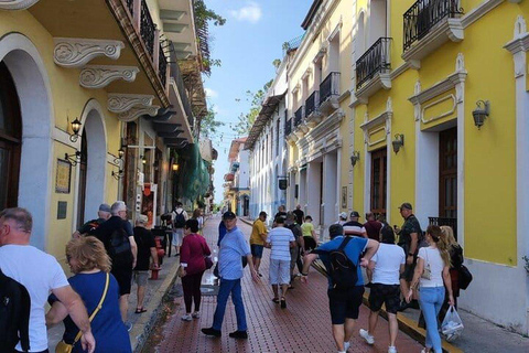 Panama City: Small-Group Canal & Skyline Tour