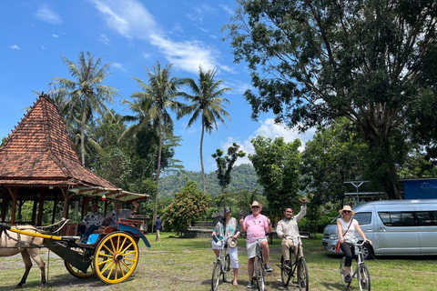 Yogyakarta: Borobudur Climb to the top Included Cycling Tour