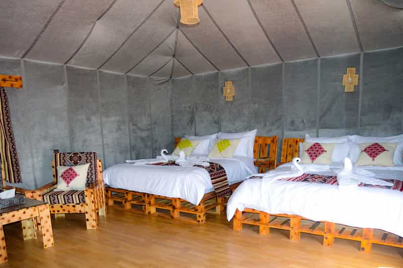 Merzouga : une nuit dans un campement de luxe dans le désert de Merzouga avec balade en chameau - dromadaire