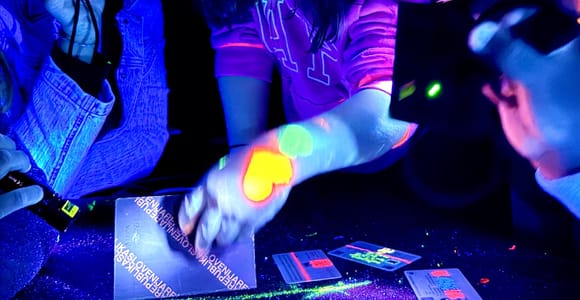 UV-Schatzsuche in einer echten Mine