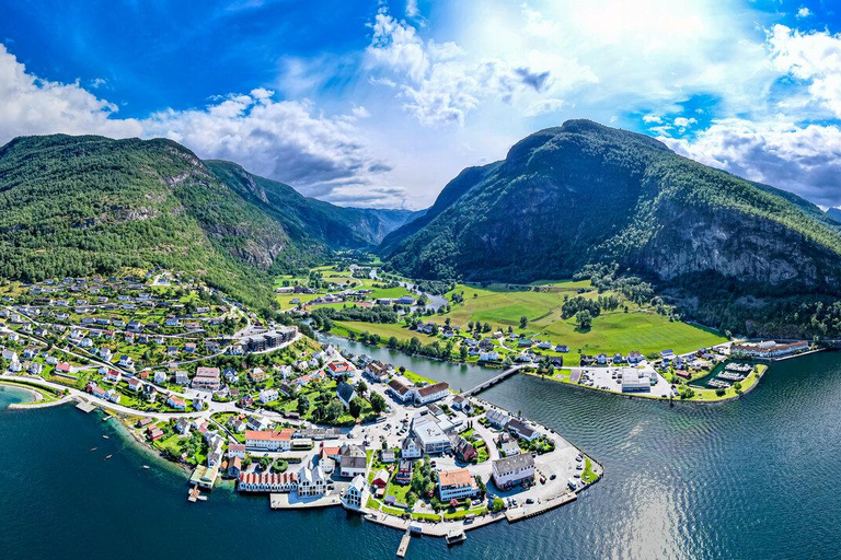 Z Bergen - piękny Nærøyfjord, Flåm i StegasteinZ Bergen: Wycieczka autobusowa z przewodnikiem z rejsem po fiordzie do Flåm