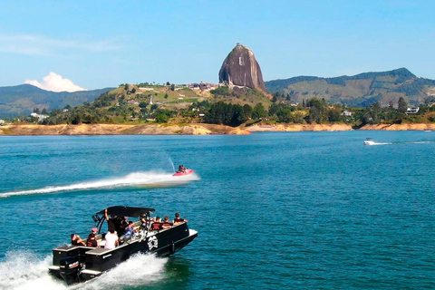 Van Guatape: Pablo Escobar Mansion, Paintball &amp; boottocht