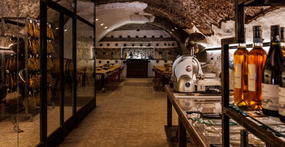 Gourmet Aperitivo Experience with Wine & Liqueur in Rome