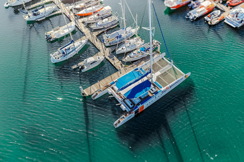 DIVERTIMENTO E RELAX – TOUR IN BARCA A VELA LUNGO LA COSTA D'ORODIVERTIMENTO E RELAX – TOUR IN BARCA A VELA LUNGO LA GOLDEN COAST
