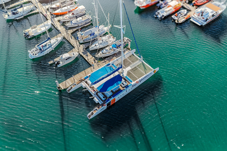 DIVERTIMENTO E RELAX – TOUR IN BARCA A VELA LUNGO LA COSTA D'ORODIVERTIMENTO E RELAX – TOUR IN BARCA A VELA LUNGO LA GOLDEN COAST