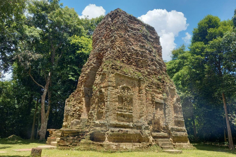 Phnom Penh to Siem Reap Through Cambodia’s Heartland