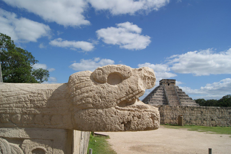 Chichen Itza e Valladolid: da Cancun e Playa del CarmenChichen Itza: Visita una delle sette meraviglie