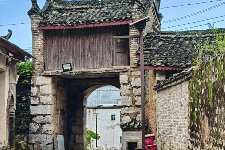 Guilin Yinzi Rock & Yinlong Village: Caves & Ancient Vibe