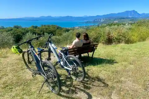 Pastrengo: e-bike tour en wijnproeverij in het kasteel