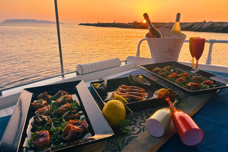 3-Hour Private Boat Cruise: Cap d'Antibes, Théoule, and Lérins Islands