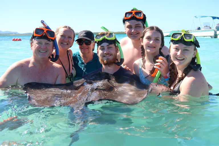 St.John's, Antigua: Stingray City & Long Bay Shore Excursion