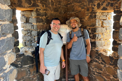 普拉亚：卡拉巴塞拉-老城区徒步之旅，咖啡休息和朗姆酒品尝海滩：卡拉巴塞拉步行-老城区，咖啡休息和朗姆酒品尝