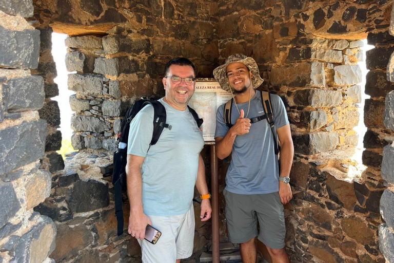 普拉亚：卡拉巴塞拉-老城区徒步之旅，咖啡休息和朗姆酒品尝海滩：卡拉巴塞拉步行-老城区，咖啡休息和朗姆酒品尝