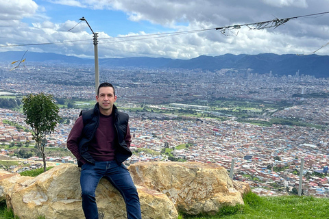 Bogotá: El Paraíso and Cable Car Favelas Tour