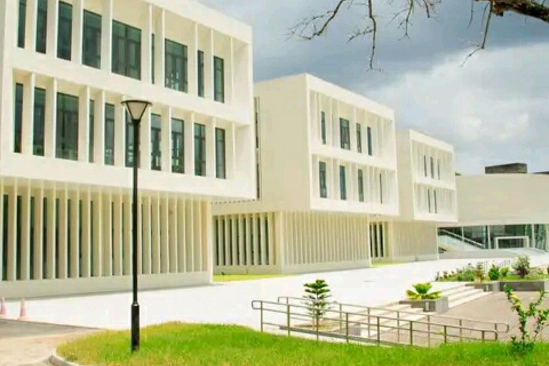 DAR ES SALAAM : TOUR DELLA CITTA' DI DAR ES SALAAM DI 5 ORE CON AUTO PRIVATADAR ES SALAAM : Tour della città di DAR ES SALAAM di 6 ore con auto privata