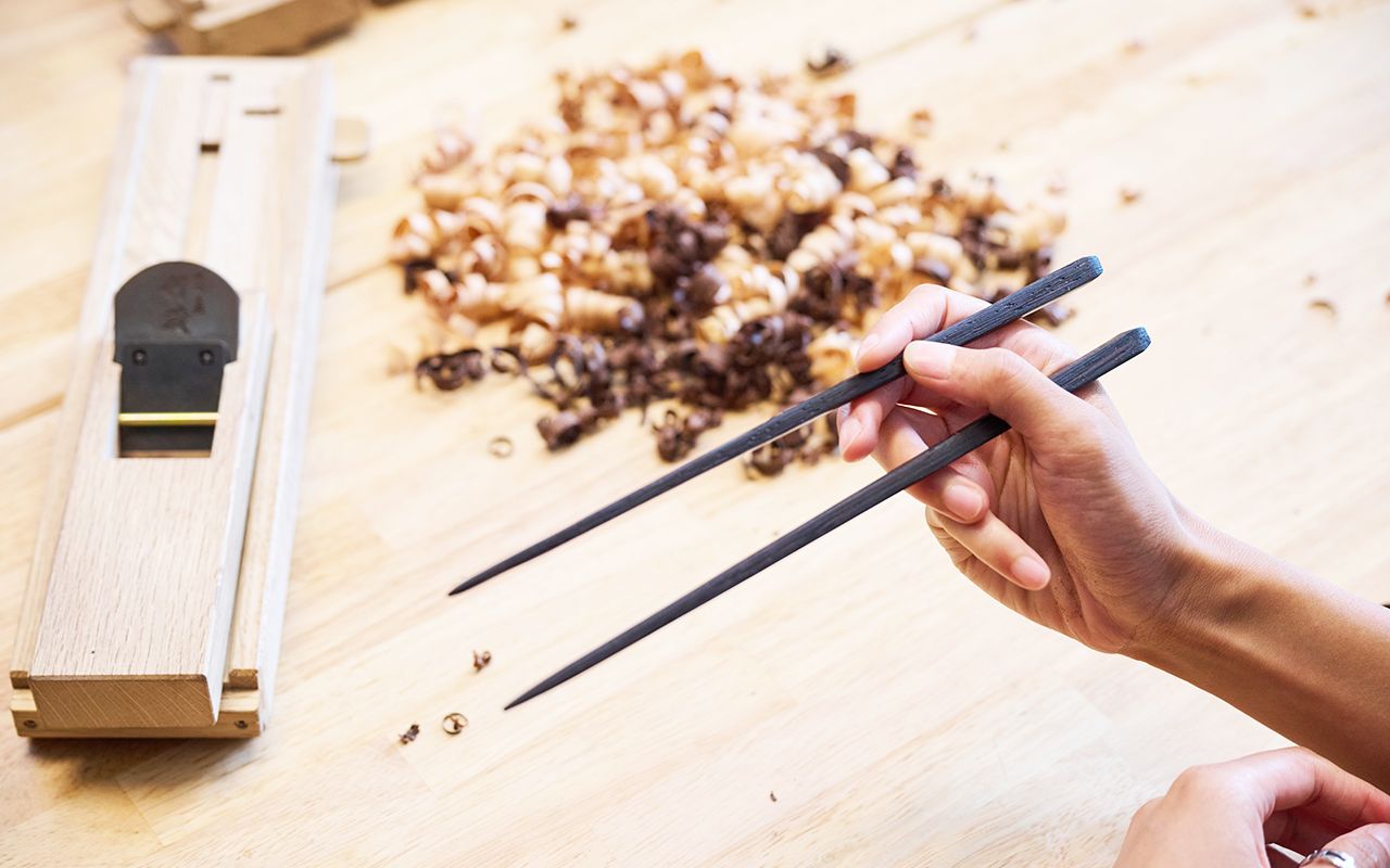 Kyoto: Arashiyama-Workshop zur Herstellung von Essstäbchen