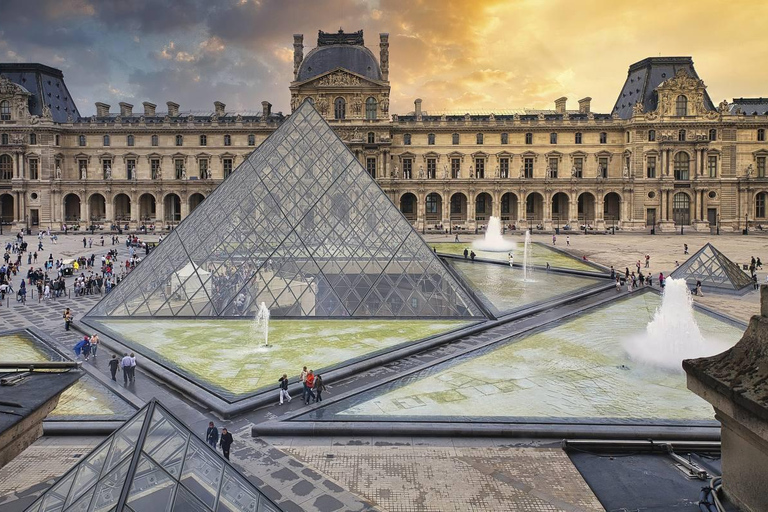 Paris: Louvre Museum Skip-the-Line Guided Tour Louvre Tour for Groups Max 20