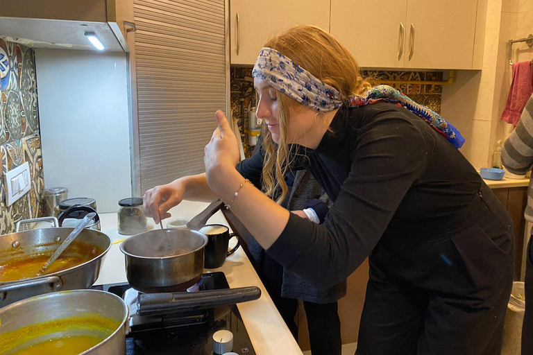 Chai Master Class - Savor Food in an Indian Family Home