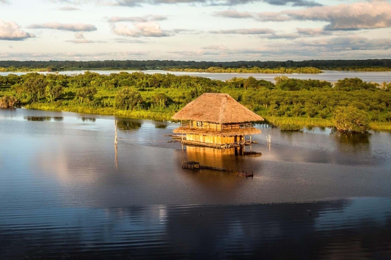 Von Iquitos aus: Ganztägig indigene Gemeinden