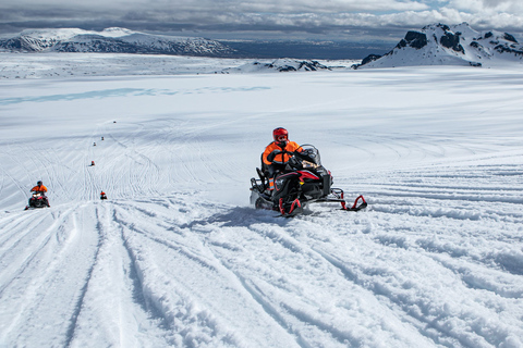 Reikiavik: Excursión en moto de nieve por el glaciar Langjökull con cueva de hielo