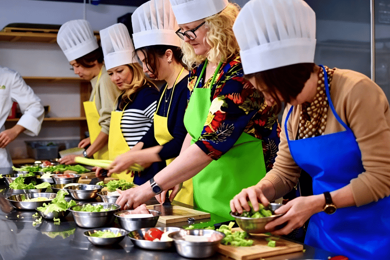 Shanghai: Xiaolongbao Making & Culinary Experience Package B1: Xiaolongbao + Kung Pao Chicken（Groups of 3+）