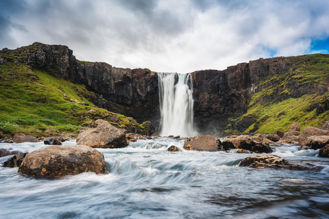 Seyðisfjörður: Puffins, Reindeer, & Waterfall Tour German Departure