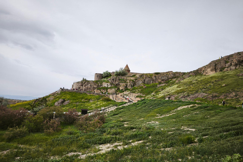 Tbilisi: Private Ride to Yerevan with Wine Tasting