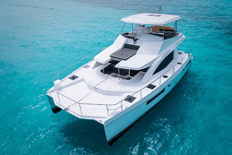 Cancun Bliss: Exclusive Luxe Yacht Experience 51´ Catamarán Leopard