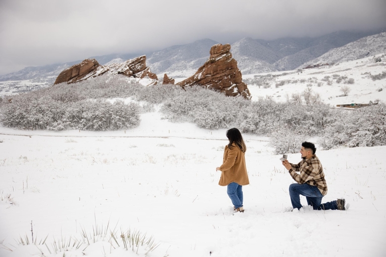 Landschaftliches Fotoshooting in Denvers VorgebirgeLandschaftliches Fotoshooting im Vorgebirge von Denver