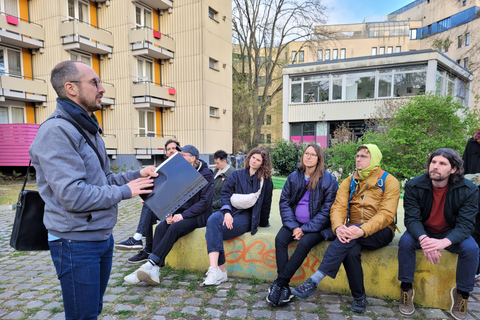 Berlin: Modernist Architecture Tour in the Hansaviertel Berlin: Walking Tour through the Hansaviertel
