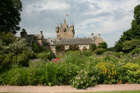 Invergordon Shore Tour: Loch Ness, Distillery and Castles