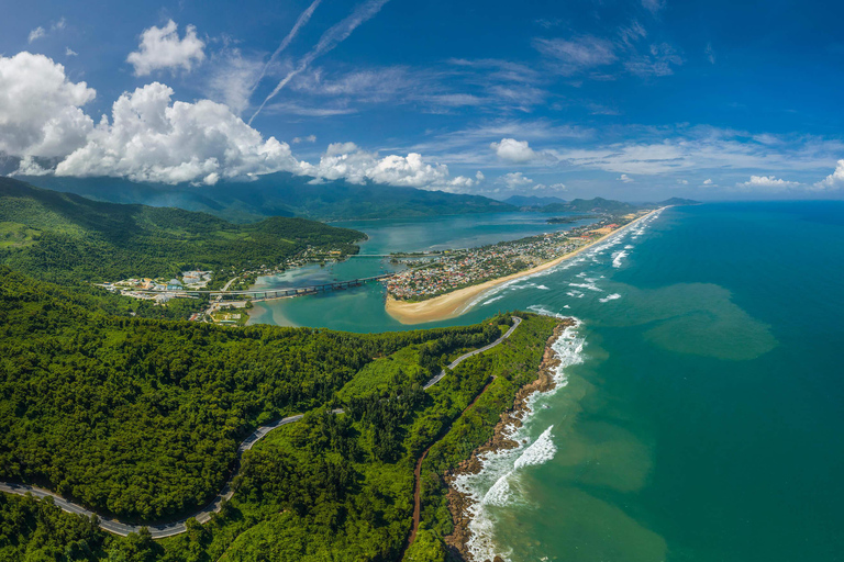 Da Hoi An a Hue: Auto privata con autista inglese e visite turistiche