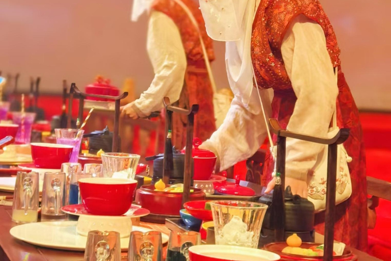Guangzhou: Xinghe Yue Banquet Imperial Feast Dinner (Rows 3-4 · No Makeup/Costume)