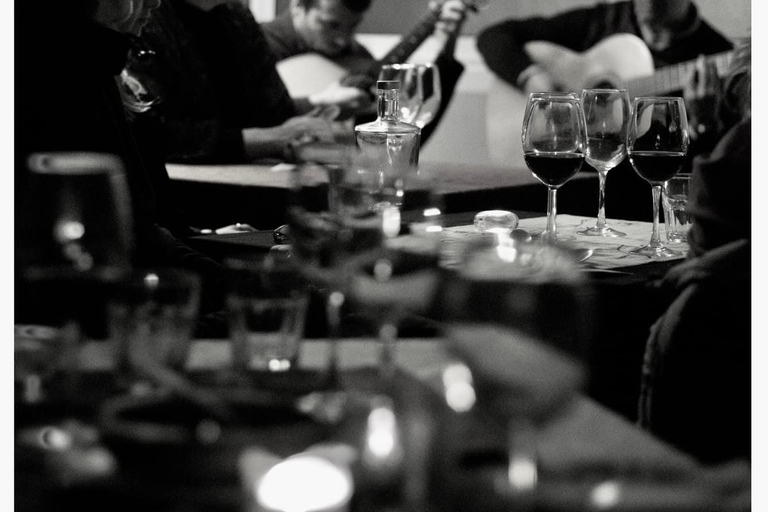 Vila Nova de Gaia: dinner at the only Traditional Fado House