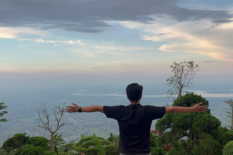 Black Virgin Mountain, Cu Chi, Cao Dai Tour mit LGBT Guide