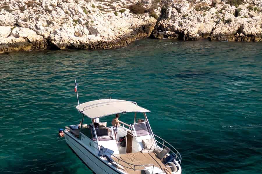 Marseille: Halbtagestour mit dem Boot zum Nationalpark Calanques. Foto: GetYourGuide Marseille: Halbtagestour mit dem Boot zum Nationalpark Calanques. Foto: GetYourGuide