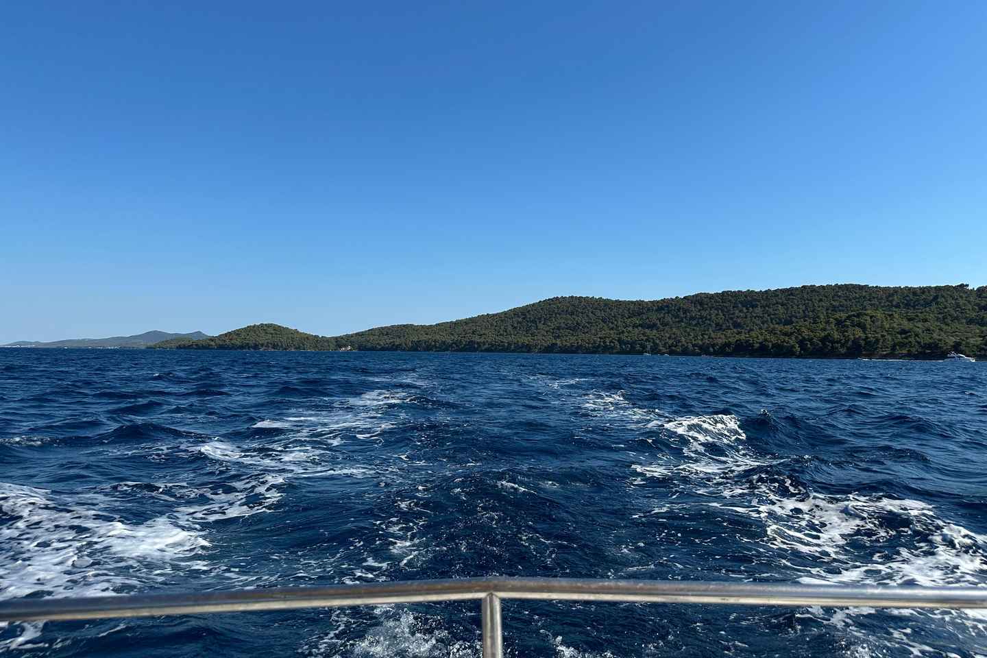 Zadar: Half-day trip boat with drinks and snorkeling