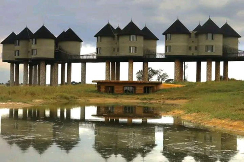 Mombasa/Diani: Taita Hills 2-Day Safari with Meals & Pickup