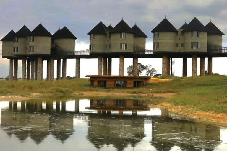 Mombasa/Diani: Taita Hills 2-Day Safari with Meals & Pickup