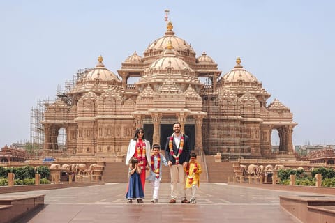 Akshardham Temple Tour with Meal, Exhibitions, & Water Show