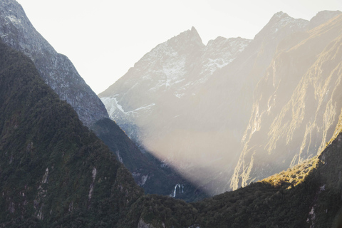 Van Queenstown: Milford Sound Cruise en Scenic Drive