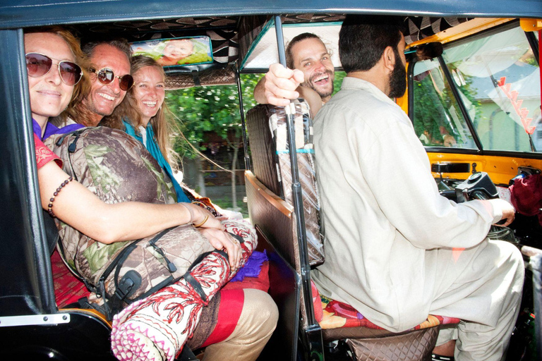 Entdecke Varanasi mit dem Tuk Tuk (2 Stunden geführte Tour)