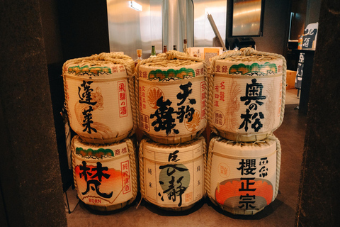 Degustación ilimitada de sake con degustación de sushi Omakase en TokioCata ilimitada de sake con 10 piezas de sushi omakase en Tokio