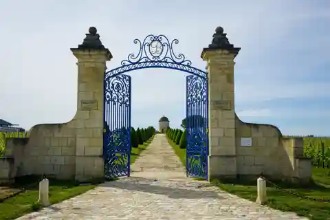 Château Balestard La Tonnelle: O tour "Origens