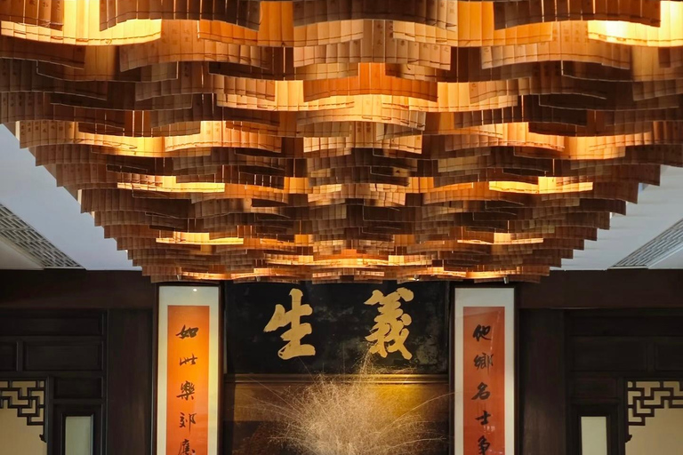 From Hangzhou: Wuzhen Water Town Tour with Riverside Essence Guide for other languages