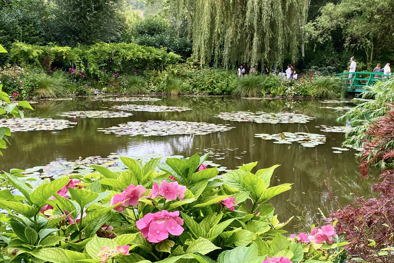 Giverny Wersal Trianon Mała grupa minivanem z ParyżaGiverny Wersal Trianon