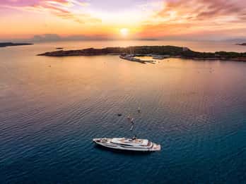 Athens: Private Sunset Yacht Cruise from Glyfada 3rd Marina