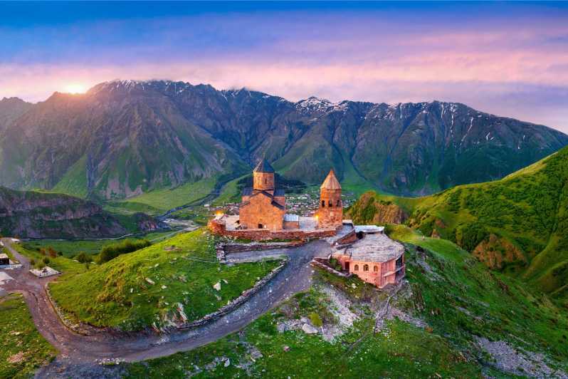 De Tbilisi: Viagem guiada de um dia a Ananuri, Gudauri e Kazbegi